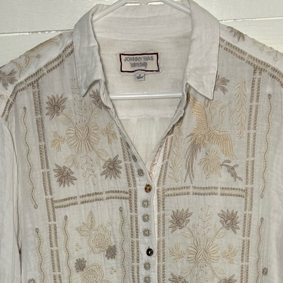 Johnny Was white button up shirt with tan embroidery. Lightweight, women’s M. - Picture 3 of 7
